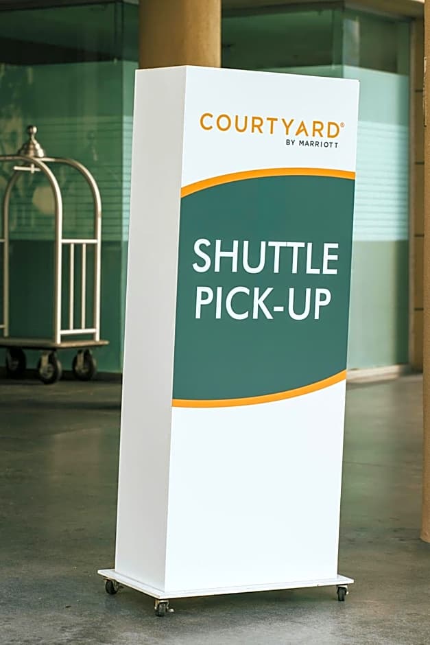 Courtyard by Marriott Los Angeles LAX/Century Boulevard
