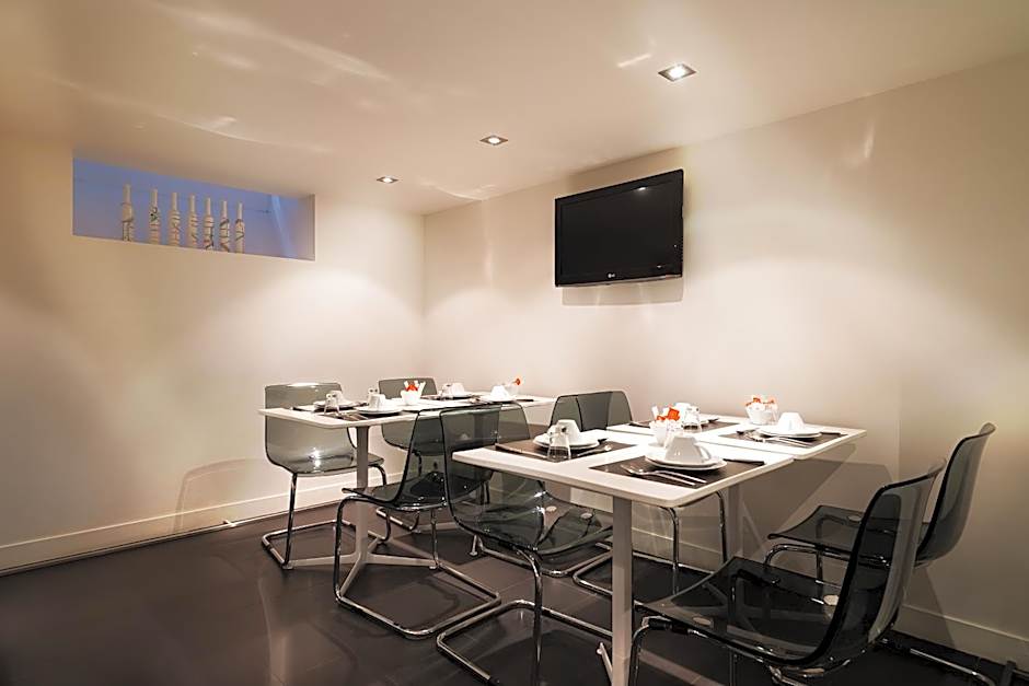 Arc De Triomphe Etoile Hotel