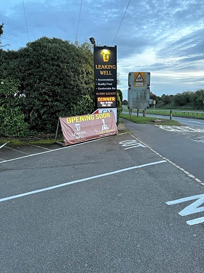 Leaking Well, Dunhampton