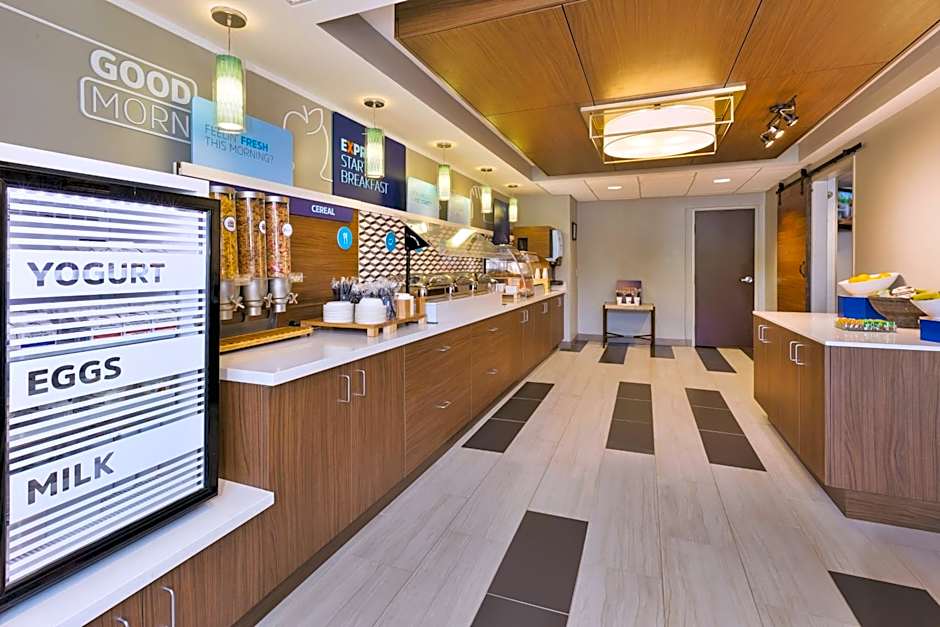 Holiday Inn Express - Waldorf By IHG