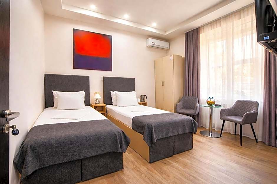Elysium Gallery Hotel