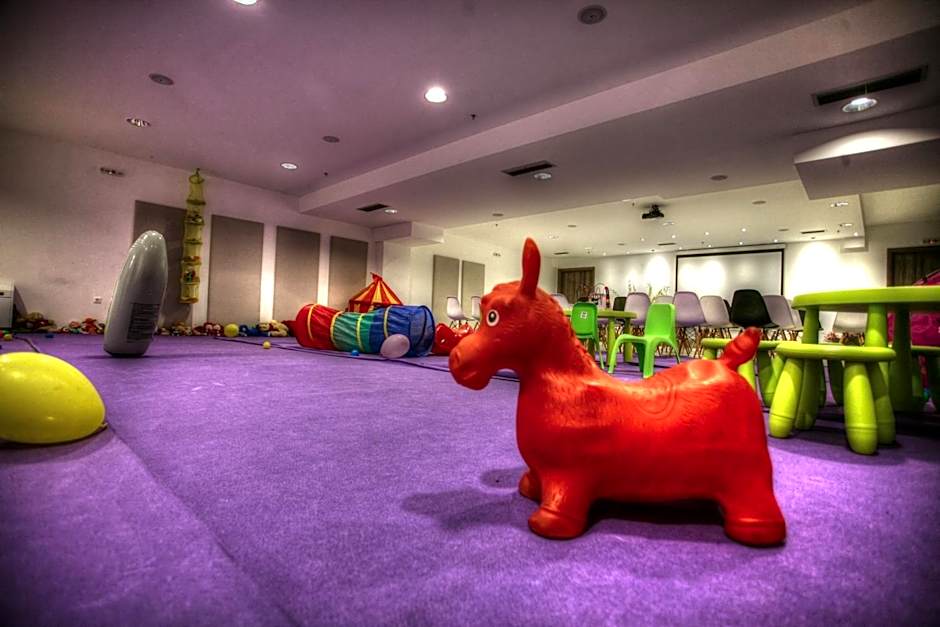 Oniropetra Boutique Hotel