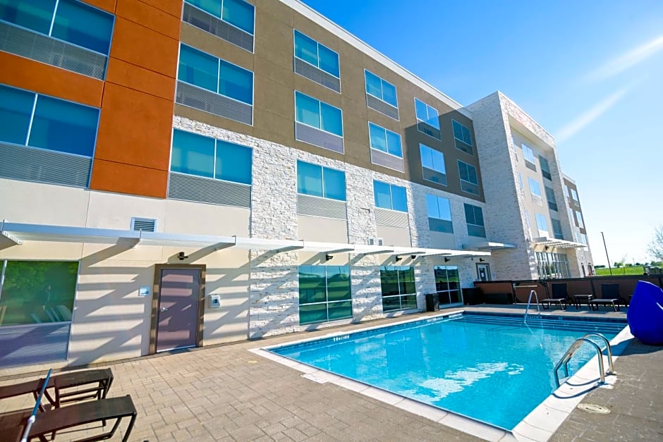 Holiday Inn Express & Suites McKinney - Frisco East, an IHG Hotel