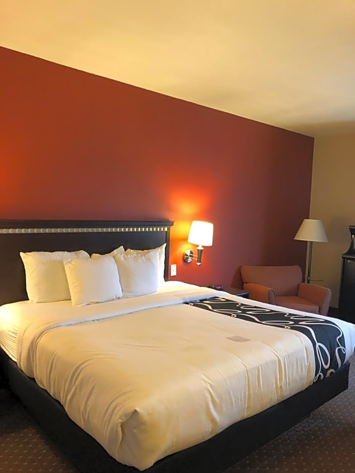 Americas Best Value Inn & Suites Gun Barrel City