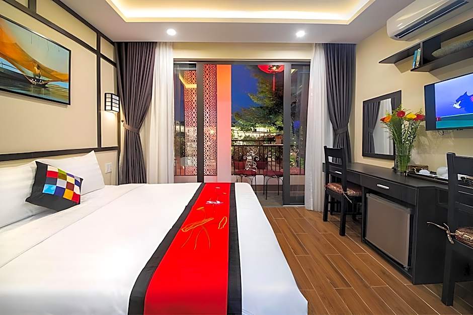 Hoi An Riverland Villa - Hoi An Center