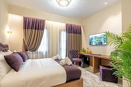 Suite with Mountain View