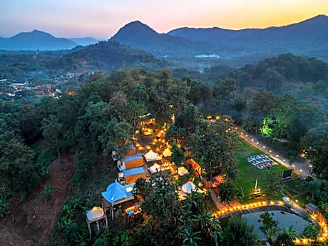 แคมป์ต๊ะต่อนยอน แม่กำปอง เชียงใหม่ CAMP Ta-Torn-Yorn Maekampong Chiang Mai