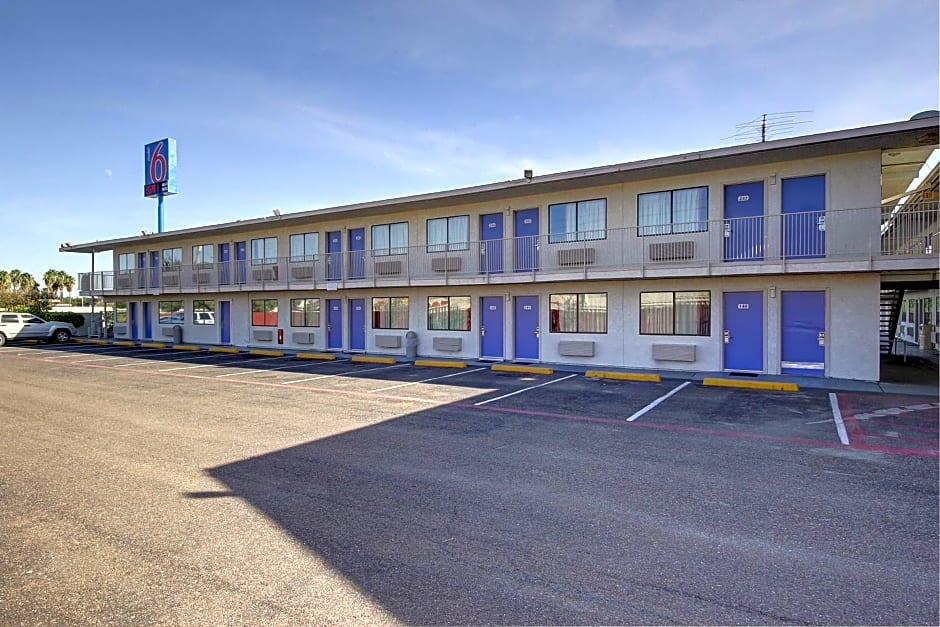 Motel 6 Laredo South