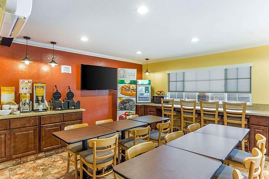 Quality Inn Escondido Downtown