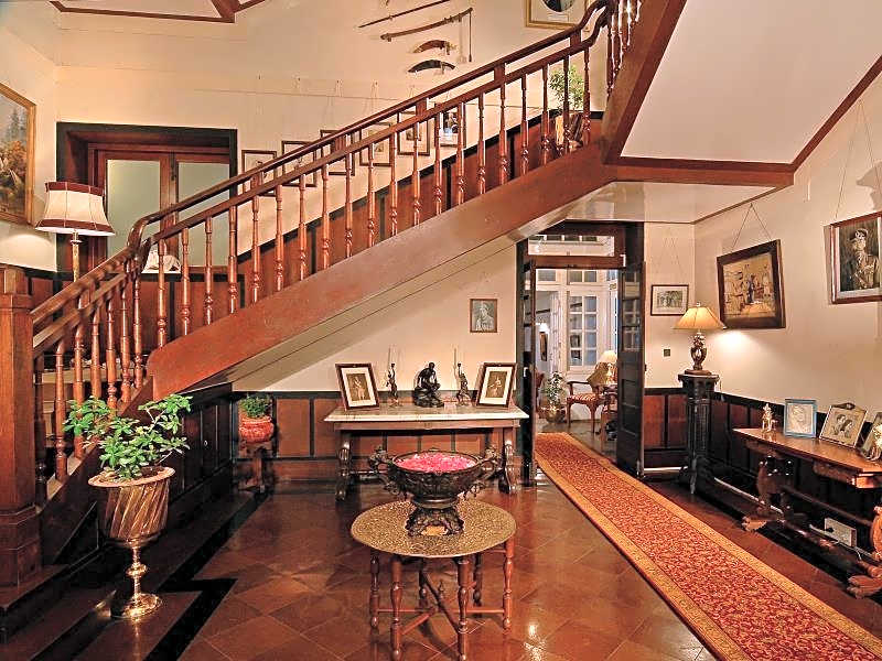 Woodville Palace by Signum