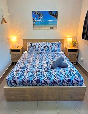 Private Queen + Shared Ensuite