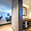 Square Small Luxury Hotel