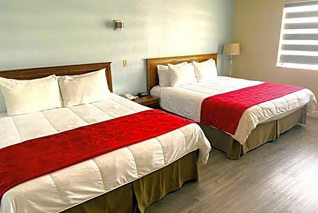 2 King Beds, One-Bedroom, Suite, Non-Smoking
