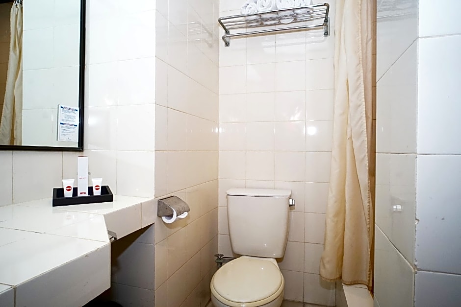 OYO 1735 Adika Bahtera Hotel