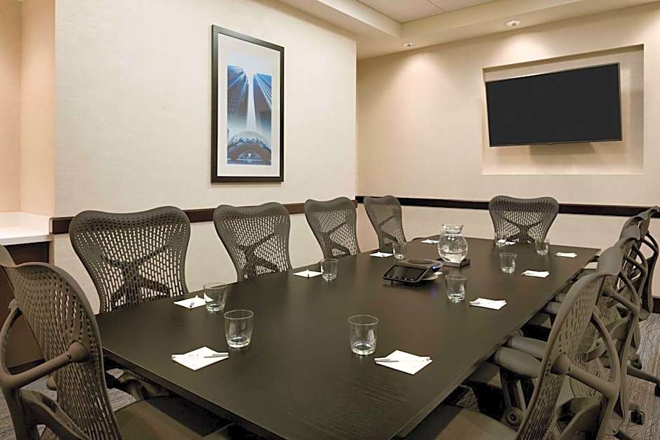 Hampton Inn By Hilton & Suites Rosemont Chicago O Hare