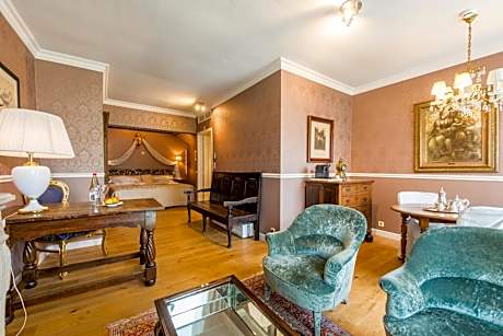 Junior Suite with Canal View