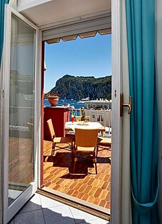 Double Room with Balcony and Sea View