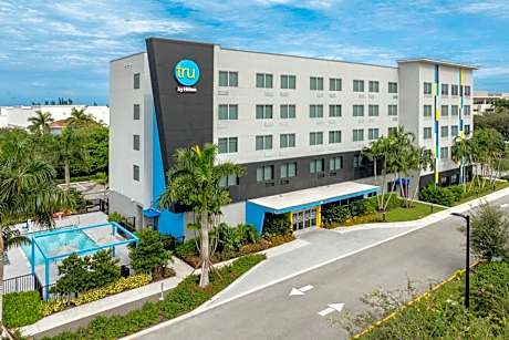 Tru by Hilton Miramar
