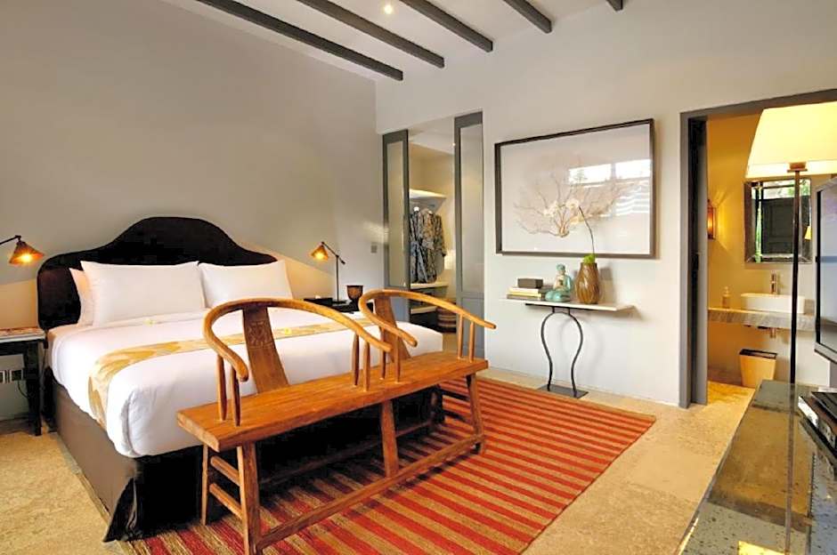 Room & Vespa Suite 1