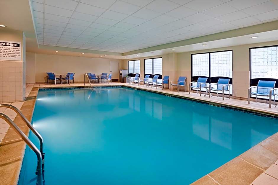 Holiday Inn Express & Suites Cincinnati Riverfront By IHG