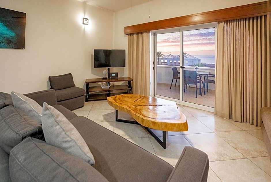 Hotel & Suites El Moro