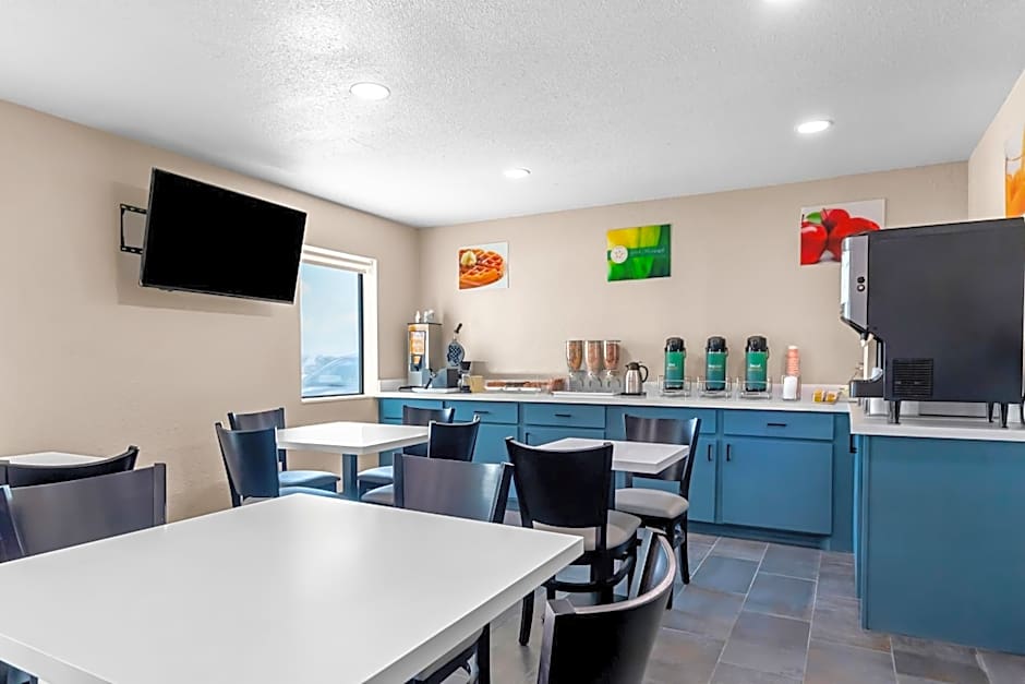 Quality Inn & Suites Port Lavaca near Lighthouse Beach