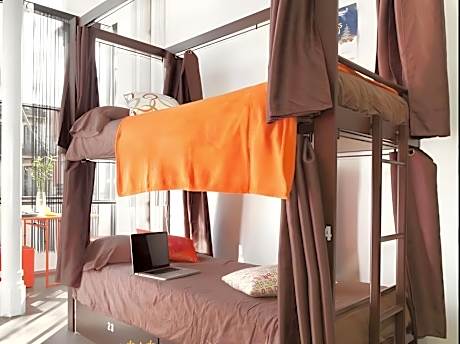 Private Room With 5 Beds With Shared Bathroom