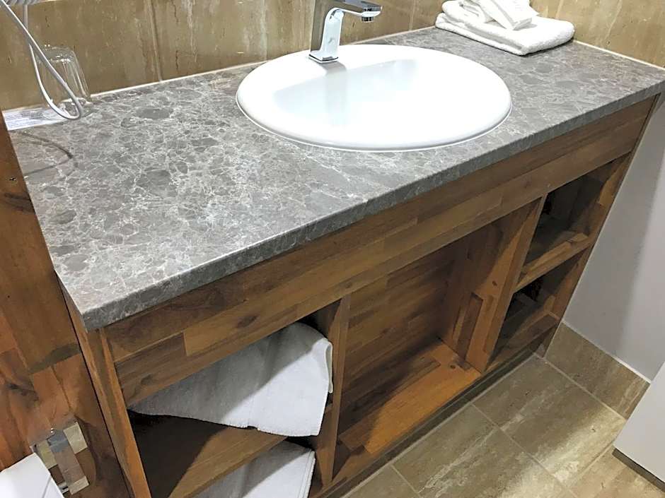 Highpoint International Hotel