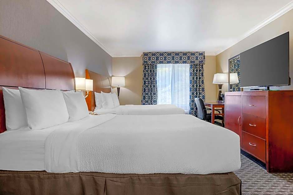 Best Western Plus Marina Shores Hotel