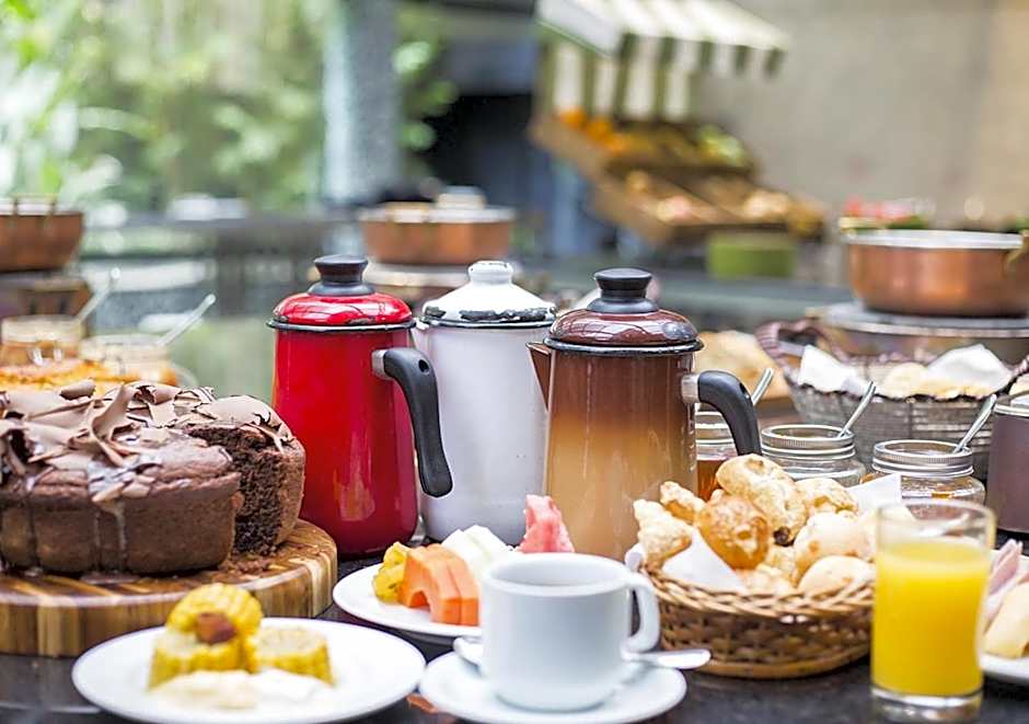 Estanplaza Funchal Faria Lima