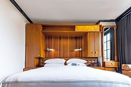 King Room - Non-Smoking