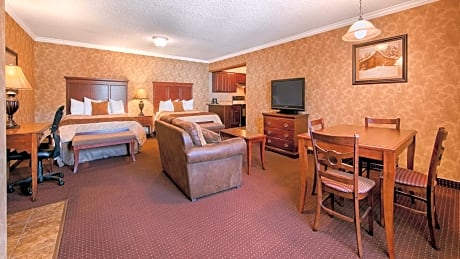 Suite-2 Queen Beds, Non-Smoking, Living Room, Full Kitchen, Microwave And Refrigerator, Desk, Full Breakfast