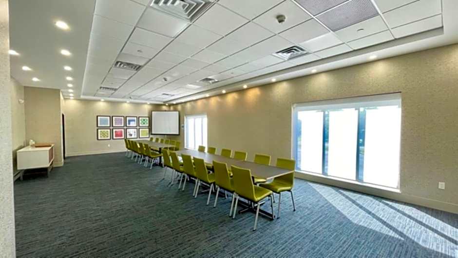 Holiday Inn Express Fall River North By IHG