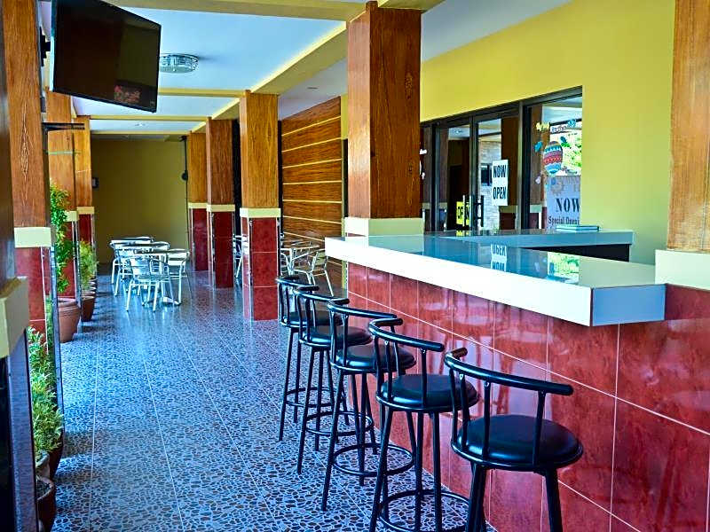 La Galleon Suites Hotel