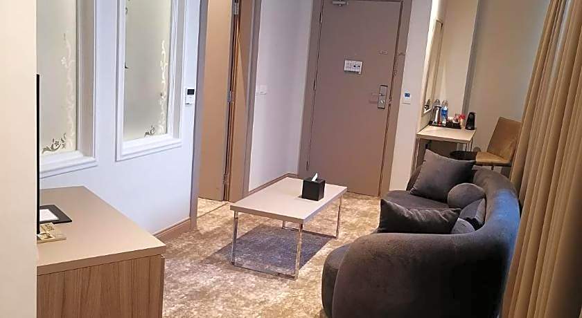 Gloria Hotel & Suites