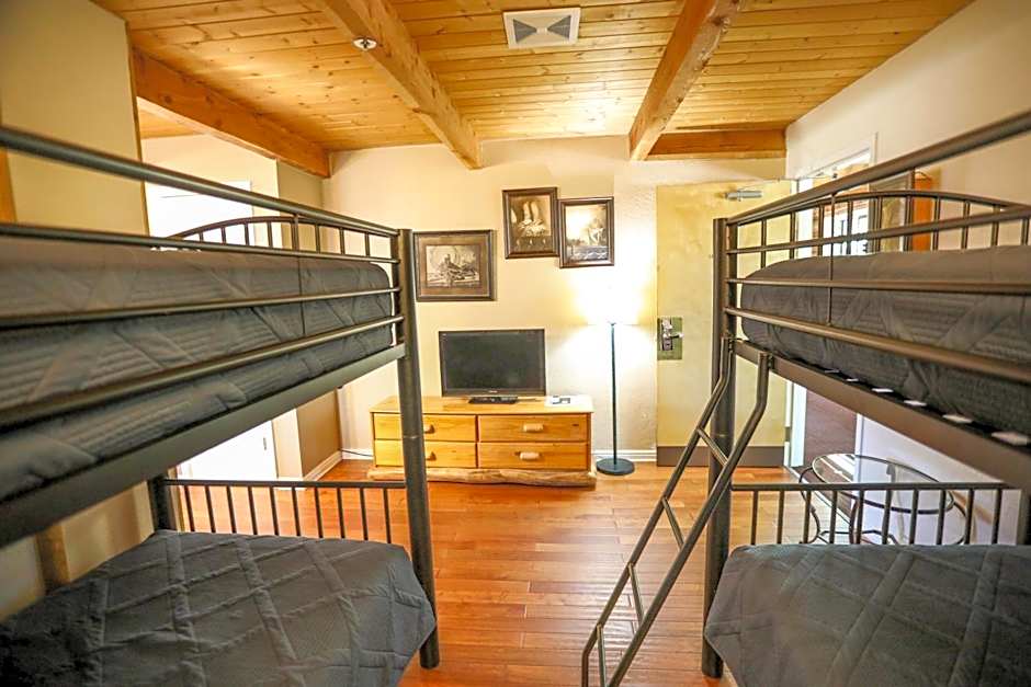 The Boulder Creek Lodge