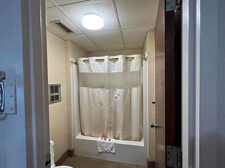 Posh Inn & Suites