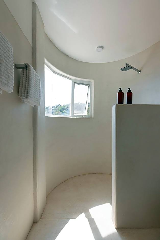 Casa Roni by Xeno - 5 Bedroom Luxury Villa with Ocean View