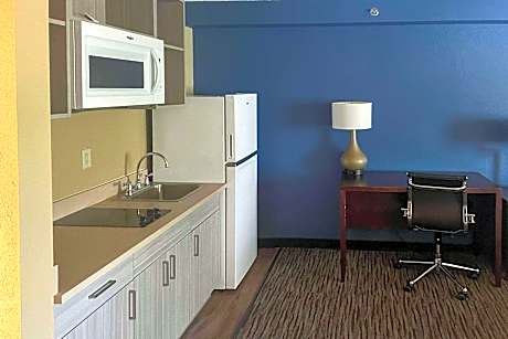 Efficiency King Room - Accessible/Non Smoking