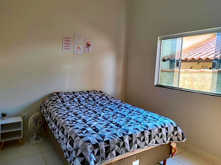 Casa espaçosa em frente à pracinha