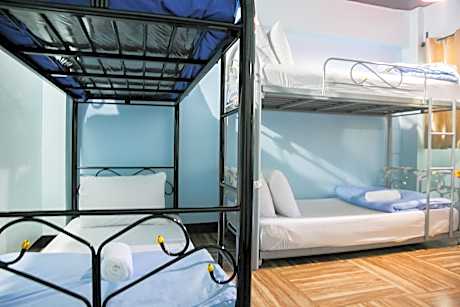 Private 4-Bunk Beds Room