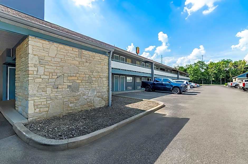 Super 8 by Wyndham Cincinnati/Springdale OH