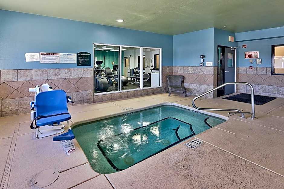 Holiday Inn Express & Suites Portales By IHG