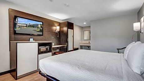 King Room - Non-Smoking