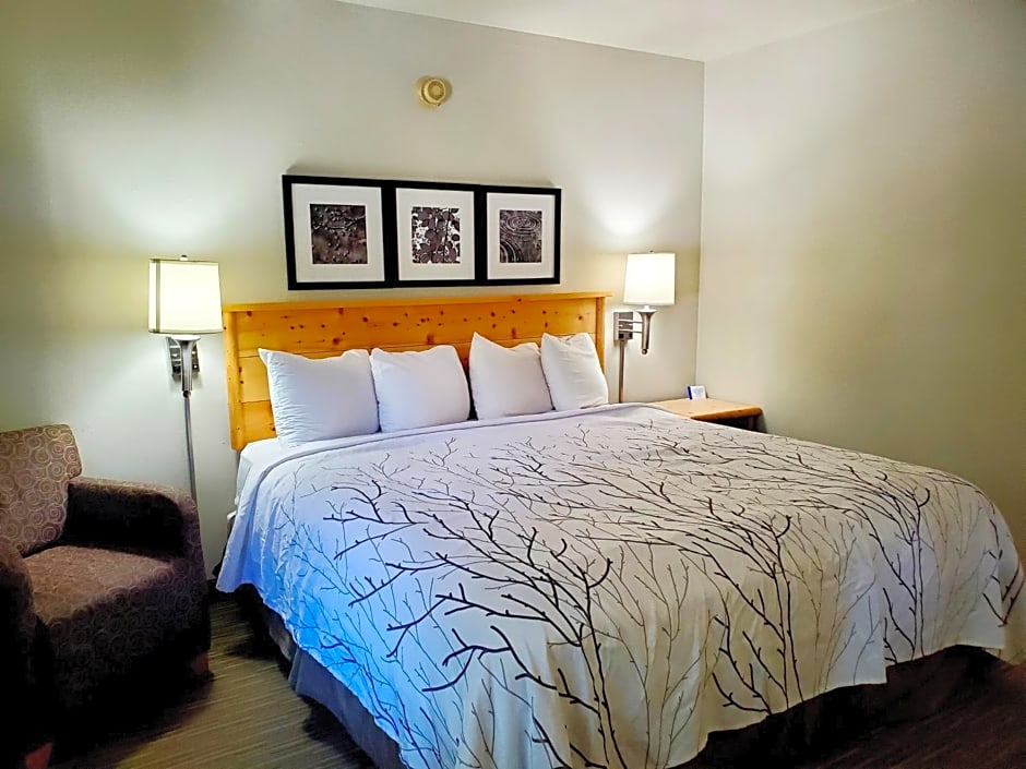 Days Inn and Suites by Wyndham Downtown Missoula-University