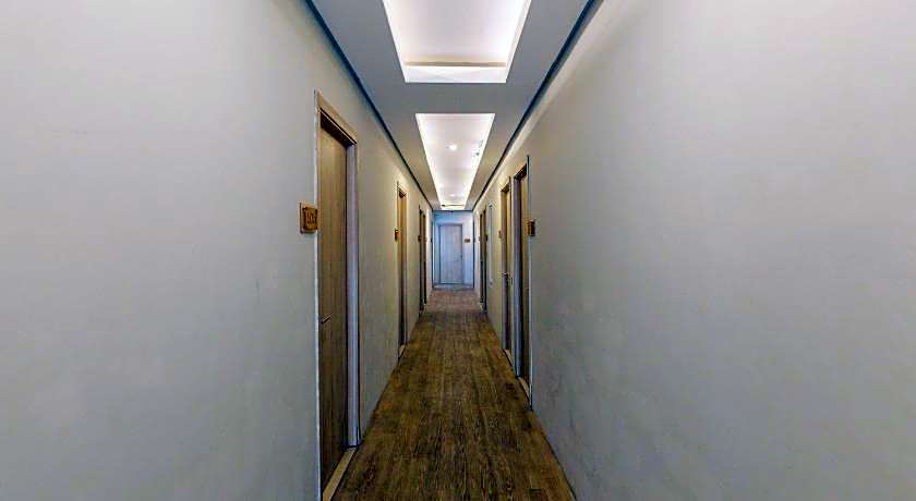 RedDoorz Plus Syariah near Mall Pondok Indah