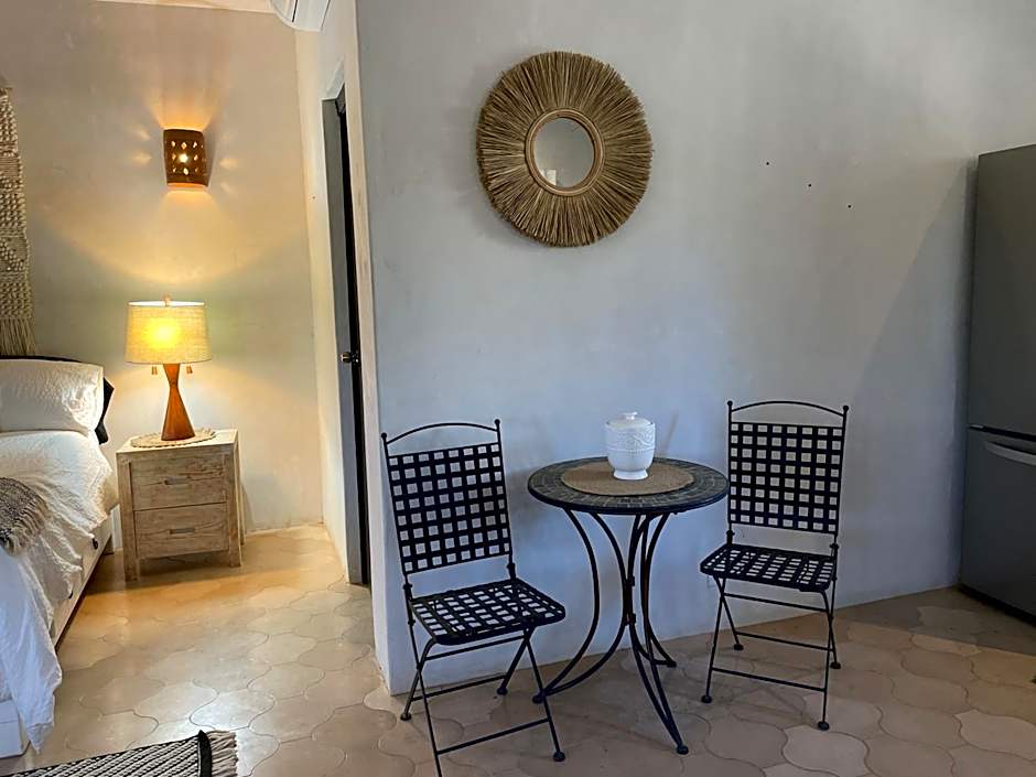 Pure Baja Private Suites-Upscale Property with Infinity Pool and Lush Gardens