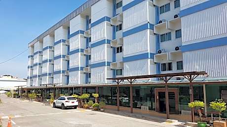 Mayflower Grand Hotel Korat