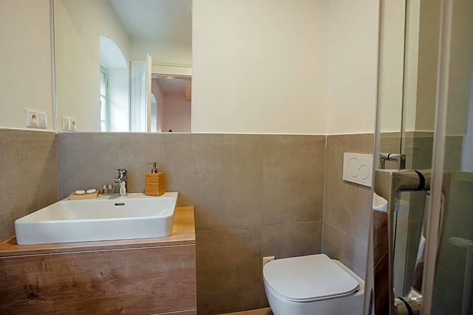 Resla Residence I, II, & Wellness