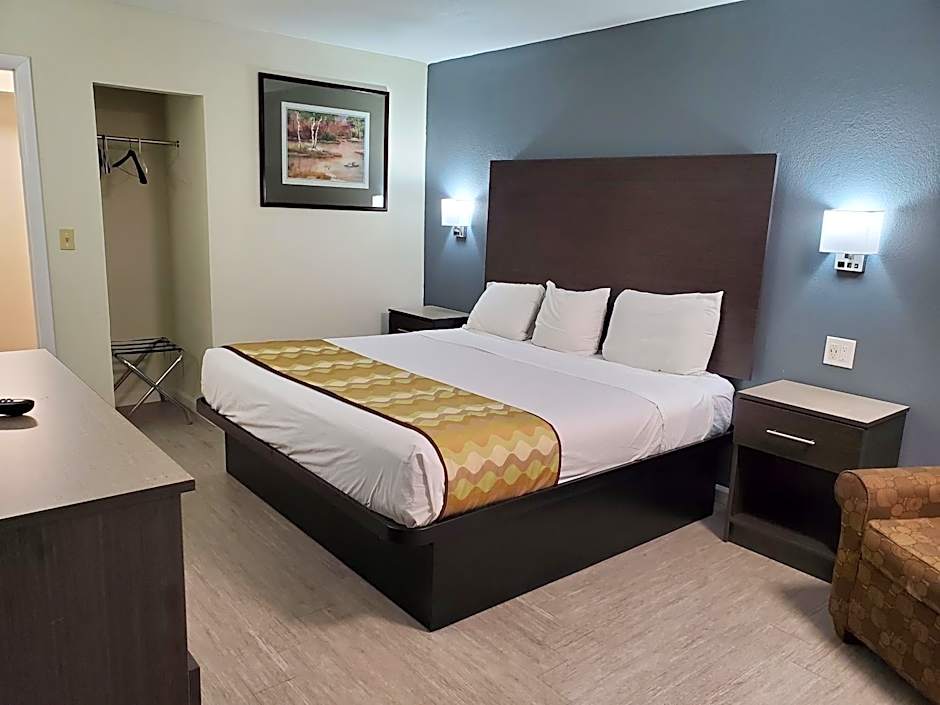 Days Inn by Wyndham Lawton